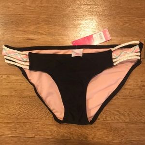 Bikini Bottoms, detailing on hips.